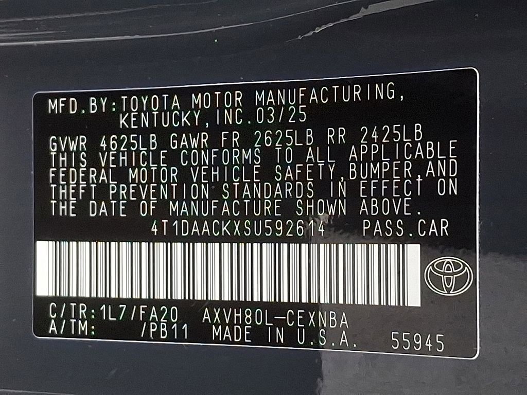 Used 2025 Toyota Camry LE image 30