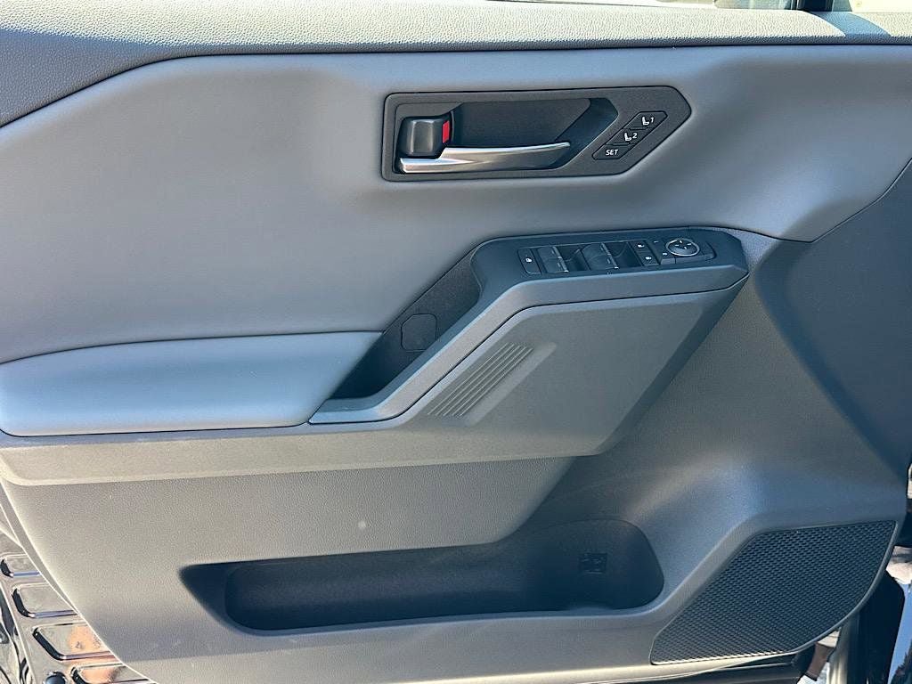 New 2026 Toyota RAV4 XSE AWD/4WD image 7