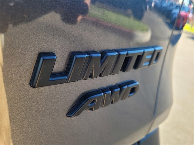 Used 2025 Toyota RAV4 Limited image 30