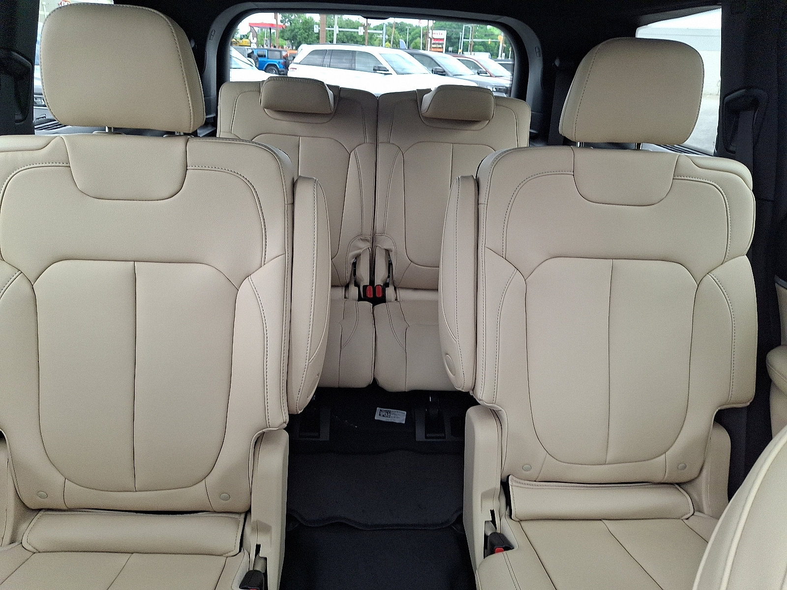 Used 2025 Jeep Grand Cherokee L Limited w/ Trailer Tow Package image 14