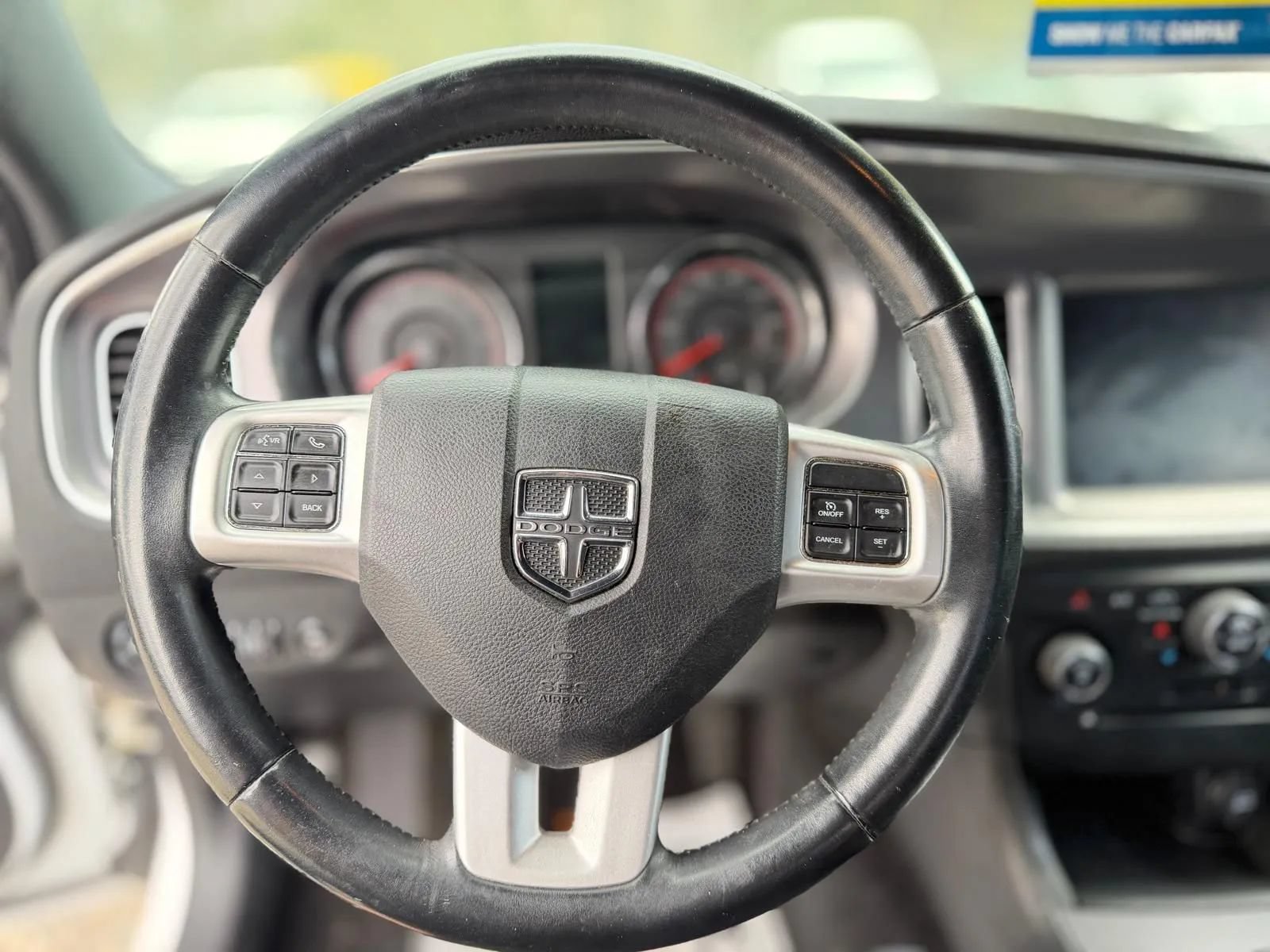 Used 2014 Dodge Charger SXT RWD image 9