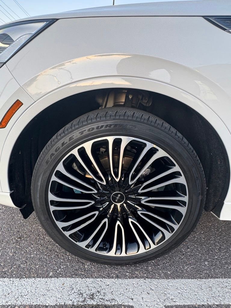 Used 2023 Lincoln Aviator Black Label w/ Dynamic Handling Package image 9