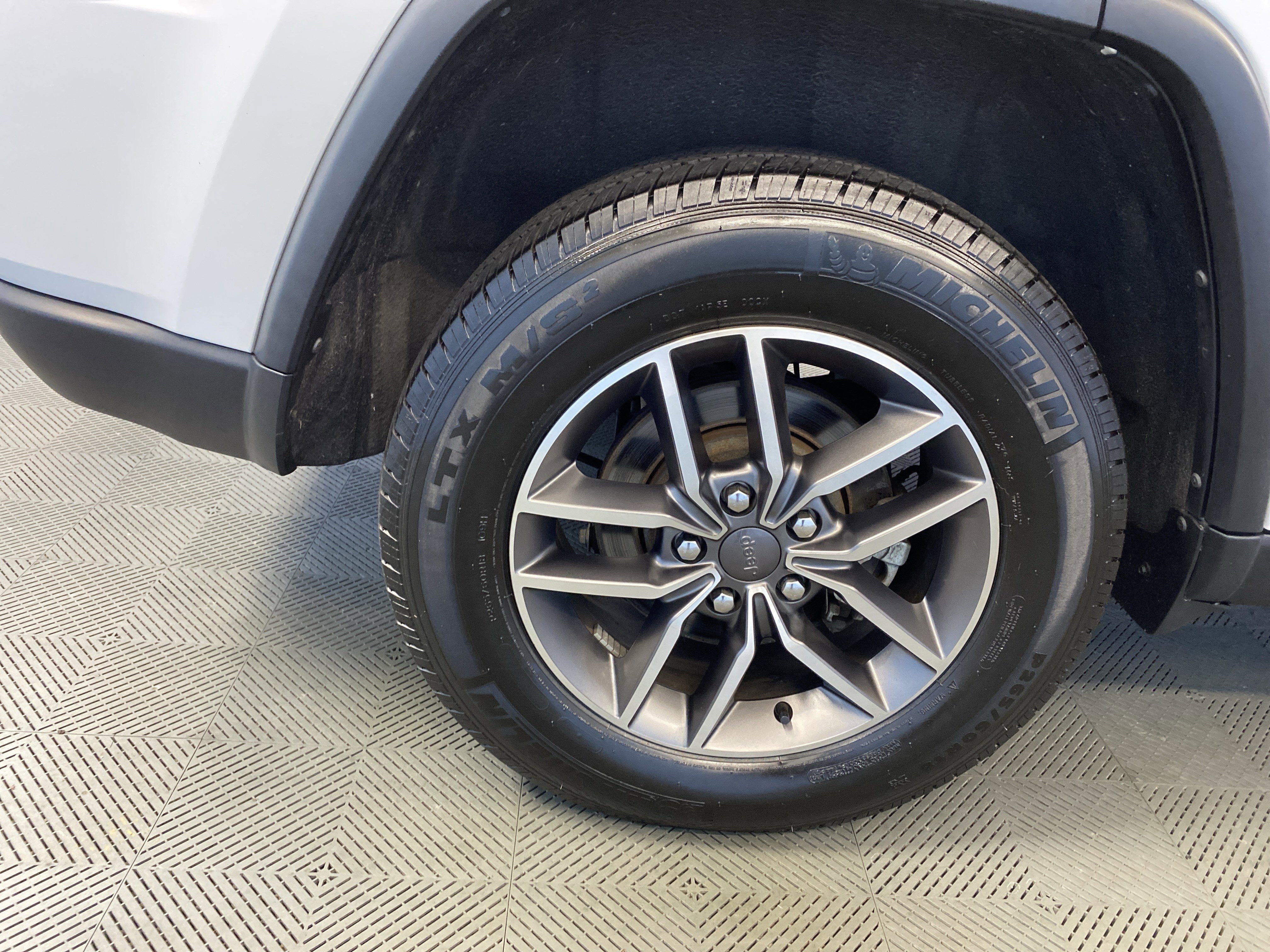 Certified 2022 Jeep Grand Cherokee Limited image 42