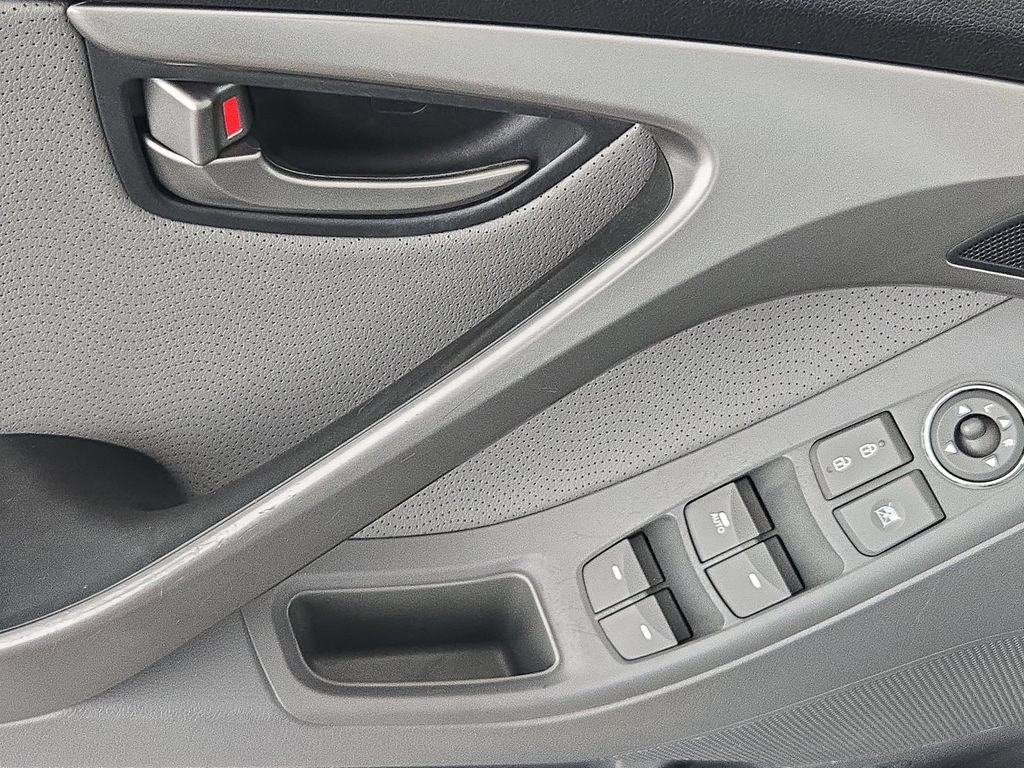 Used 2013 Hyundai Elantra Limited FWD image 26