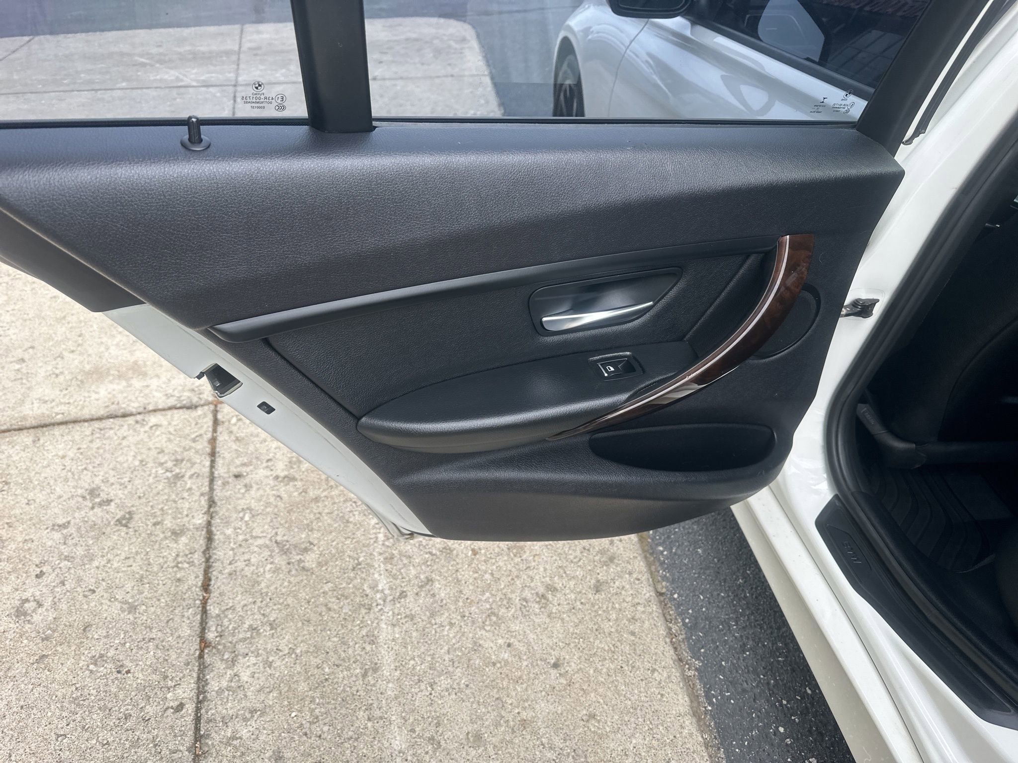 Used 2016 BMW 320i xDrive Sedan AWD/4WD image 15