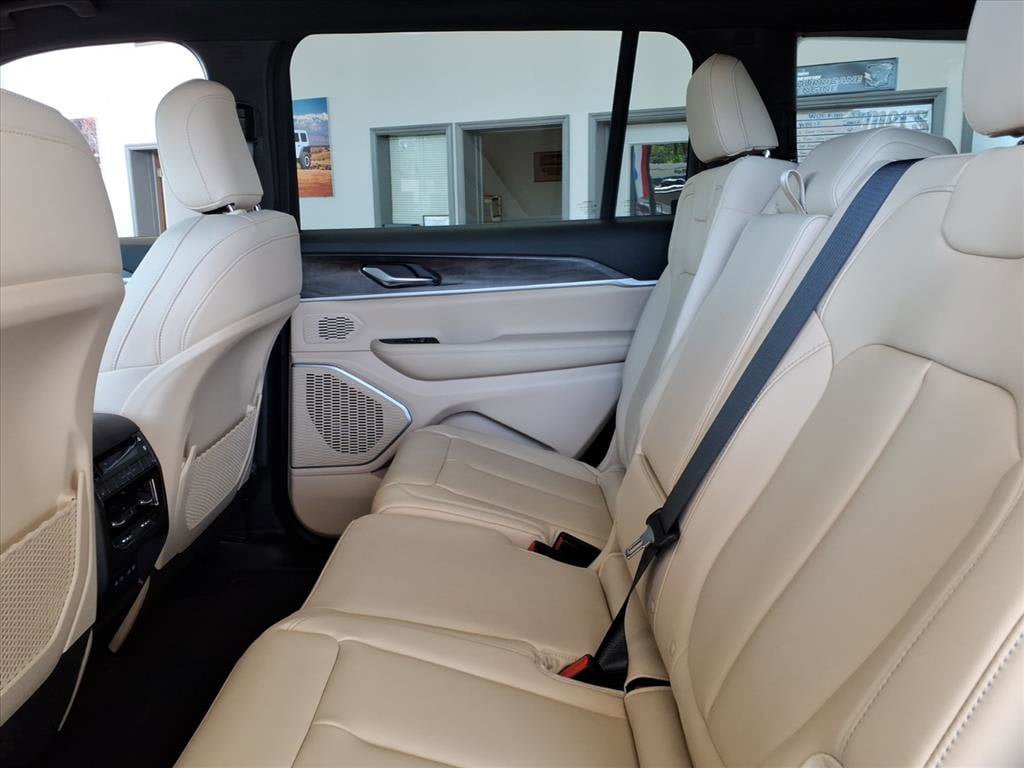 New 2026 Jeep Grand Cherokee L Limited AWD/4WD image 7