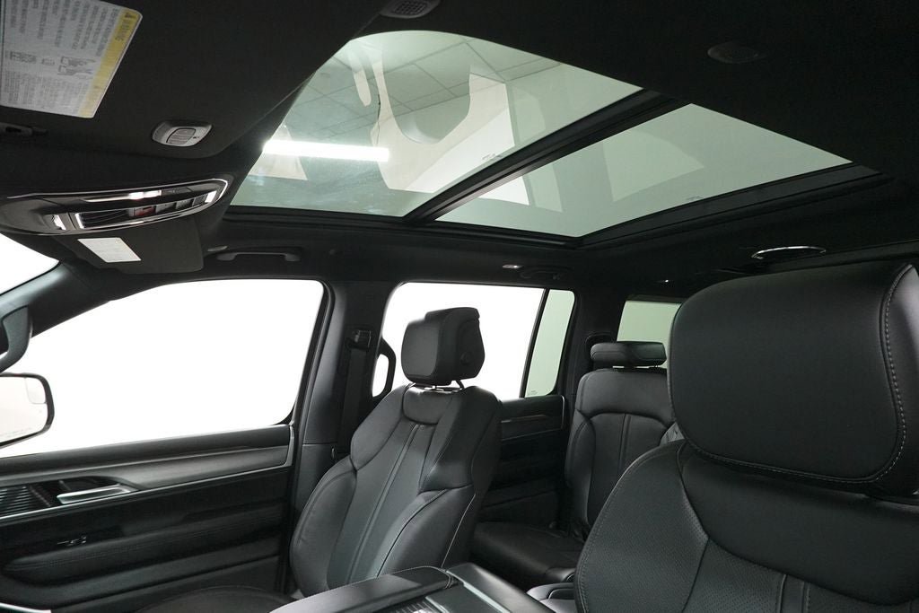 New 2026 Jeep Grand Wagoneer L 4WD w/ Premium Group I image 23