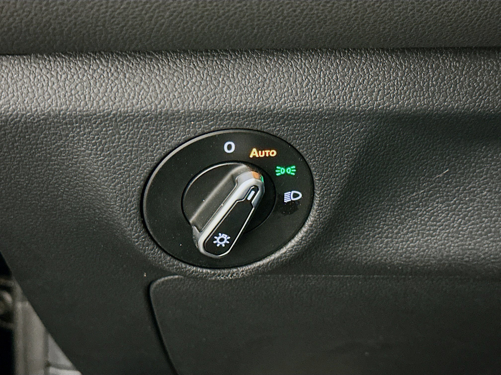 Used 2025 Volkswagen Jetta Sport image 17