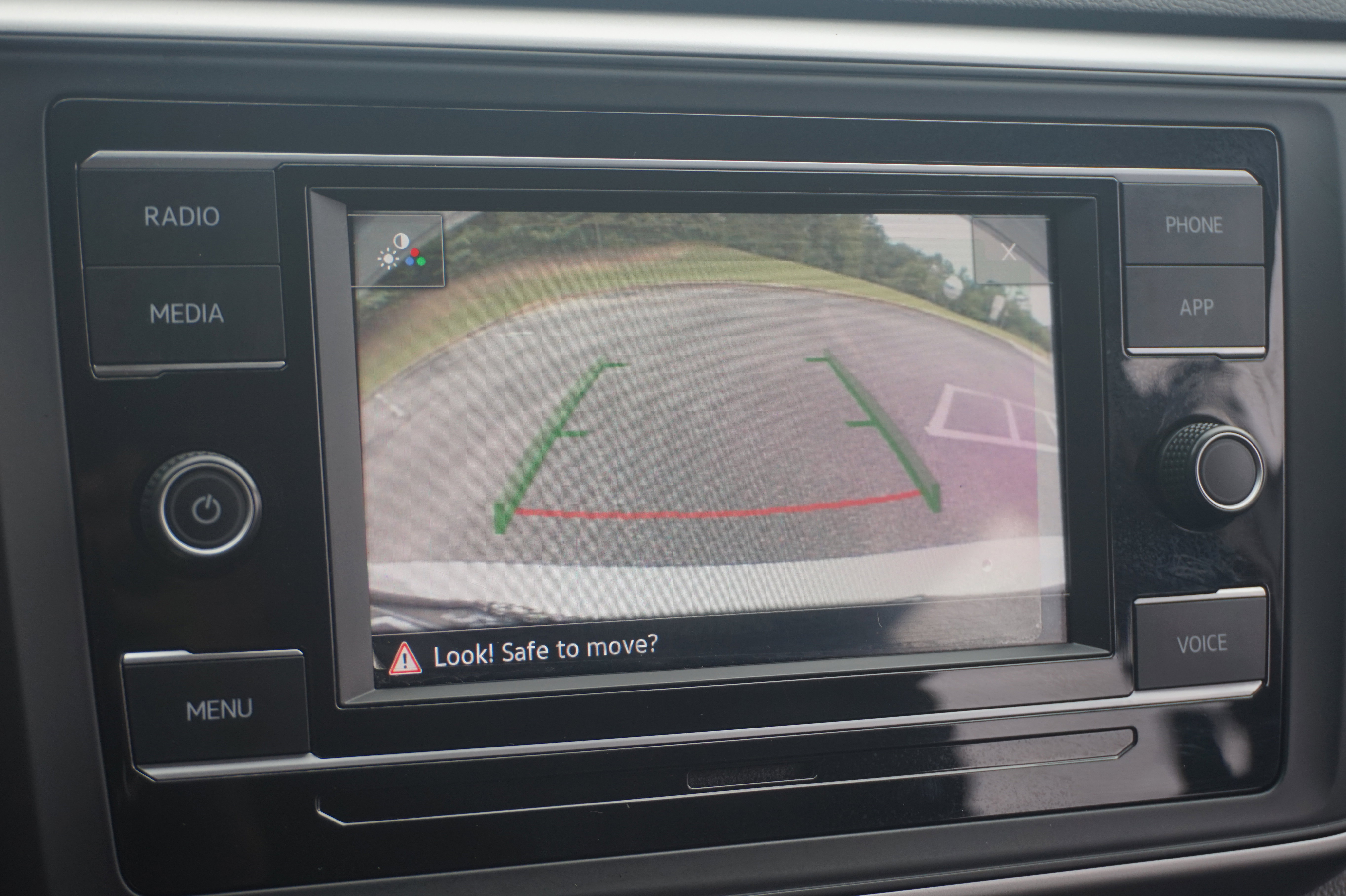 Used 2022 Volkswagen Atlas SE image 29