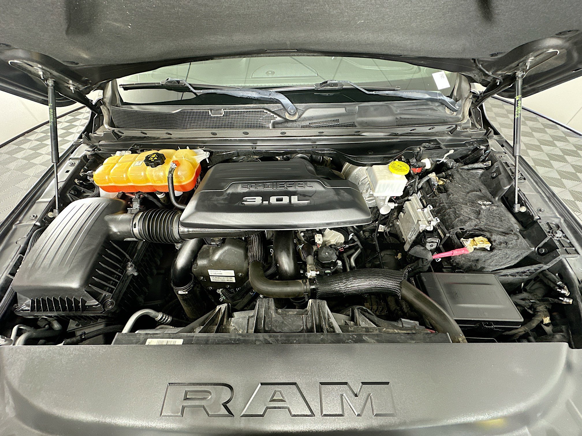 Used 2020 RAM 1500 Laramie image 32