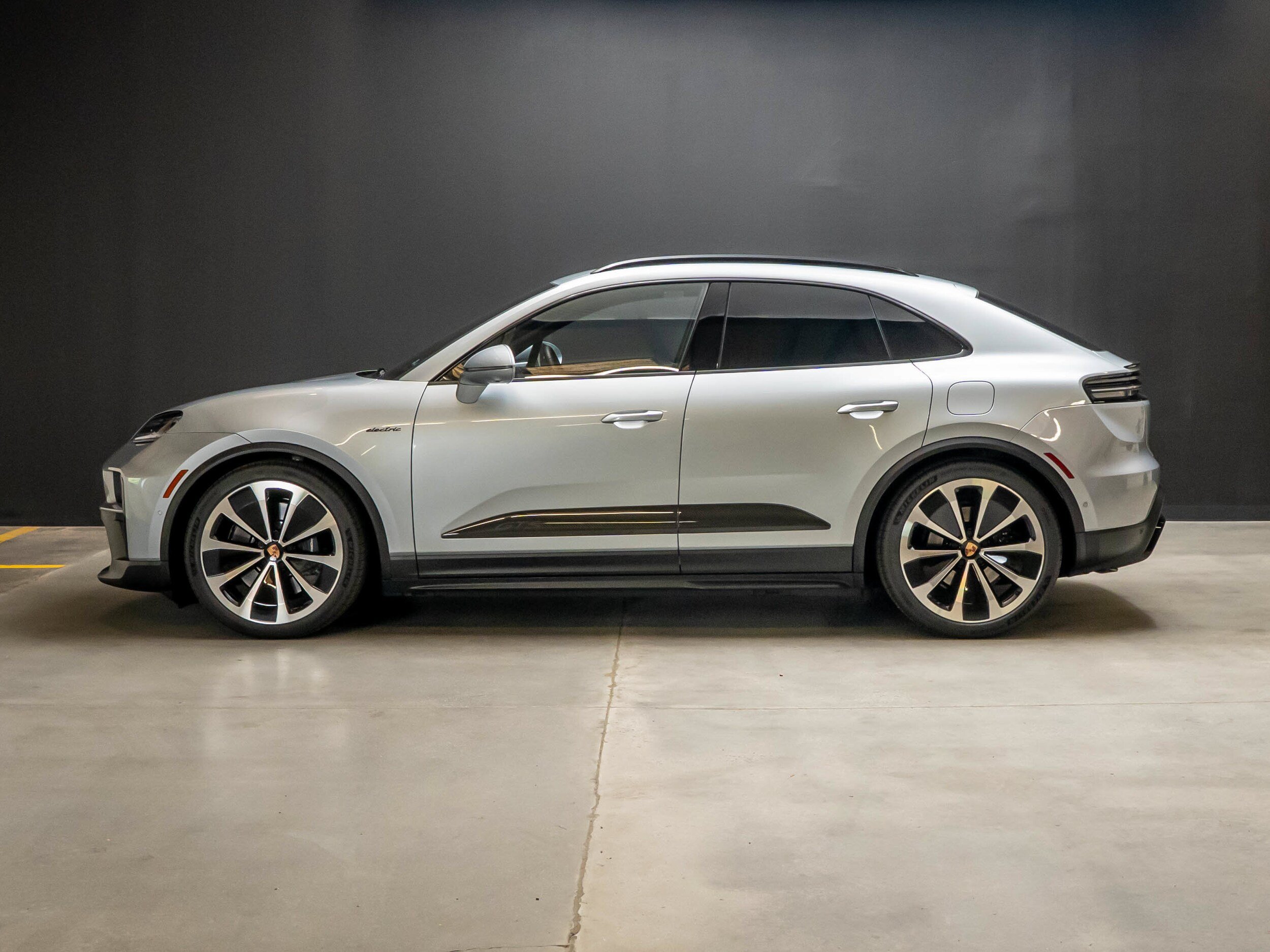 New 2026 Porsche Macan GTS Electric AWD/4WD image 2