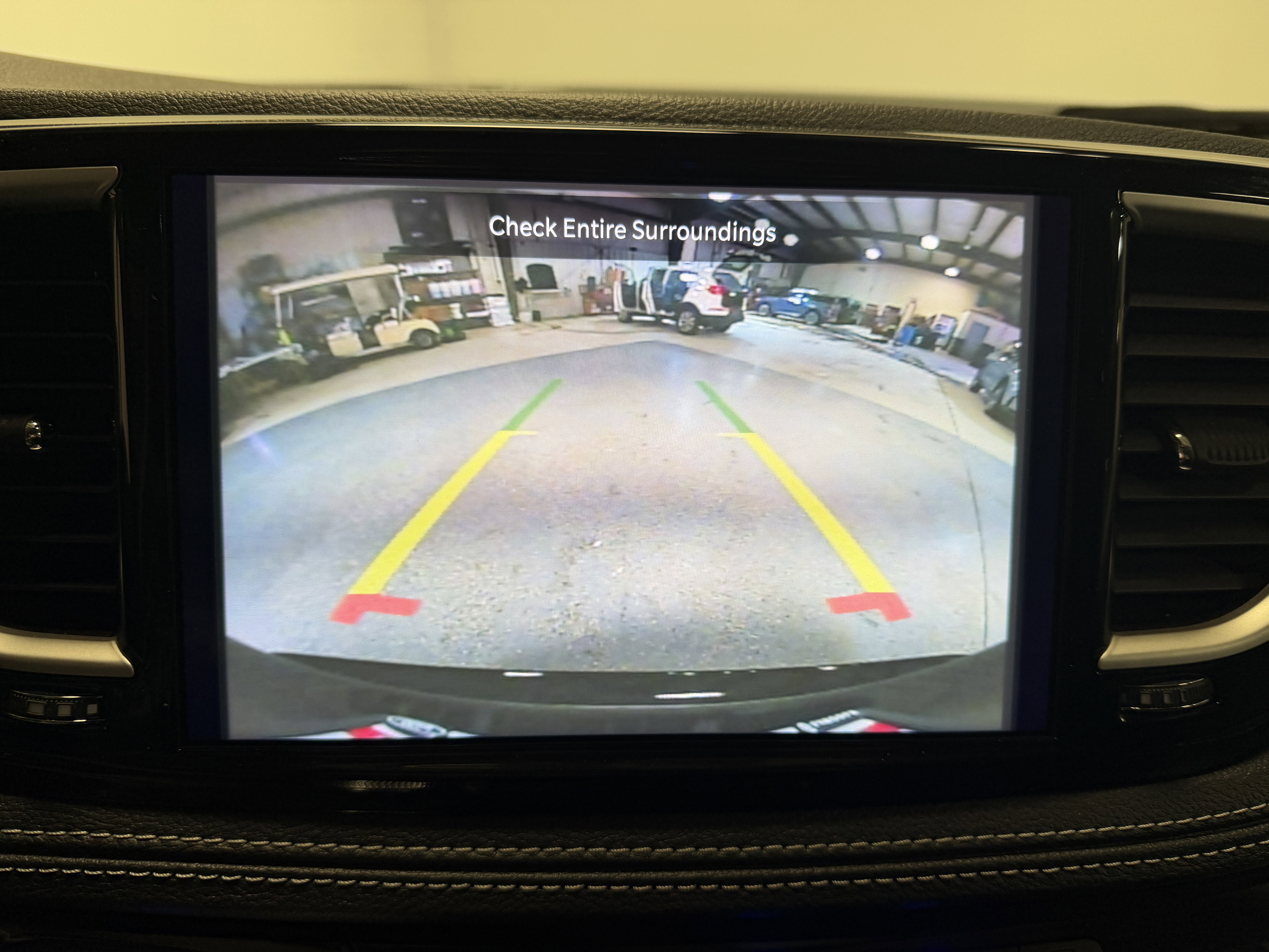 Used 2024 Chrysler Pacifica Touring-L image 10