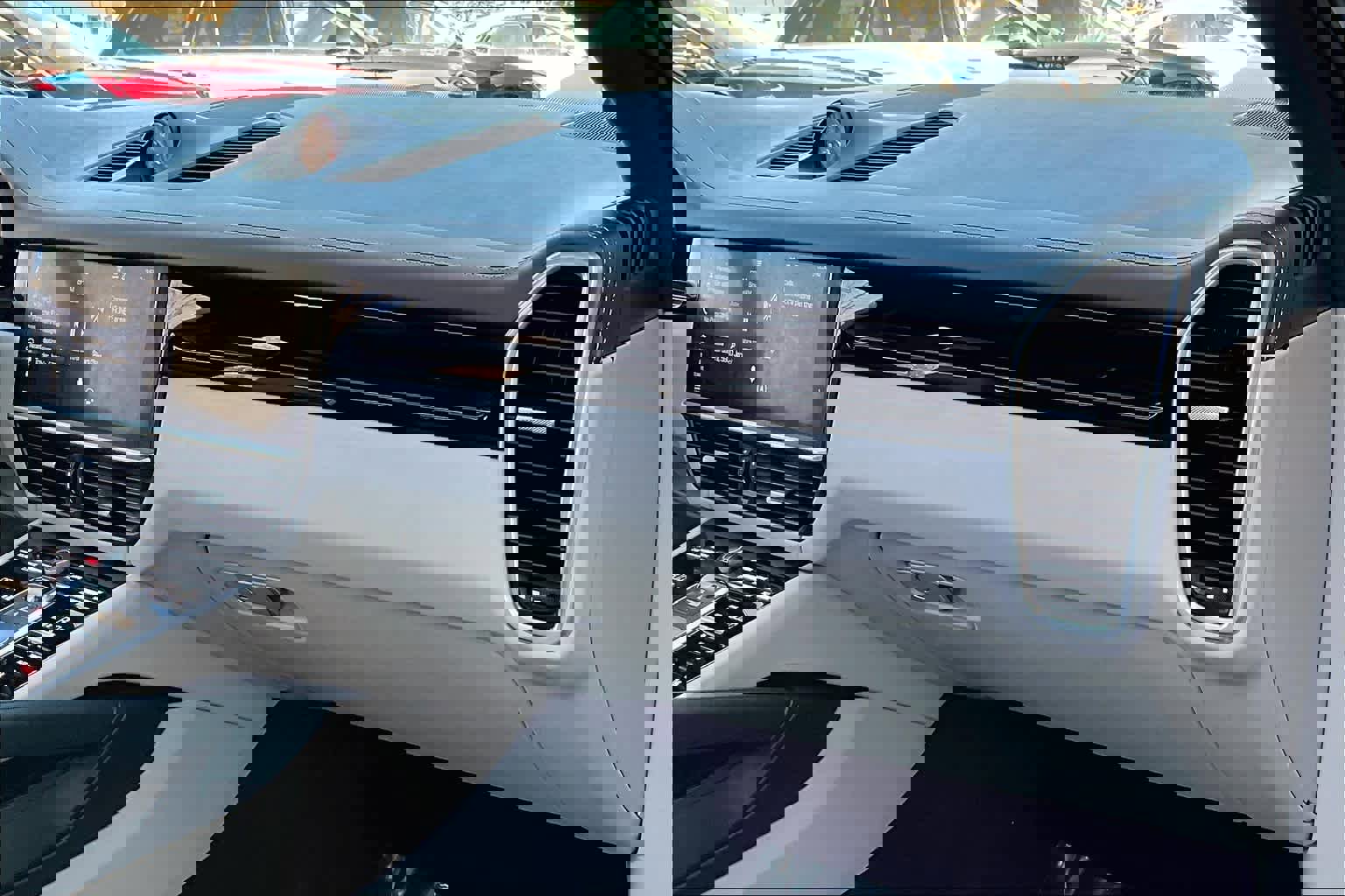 Used 2019 Porsche Cayenne image 17