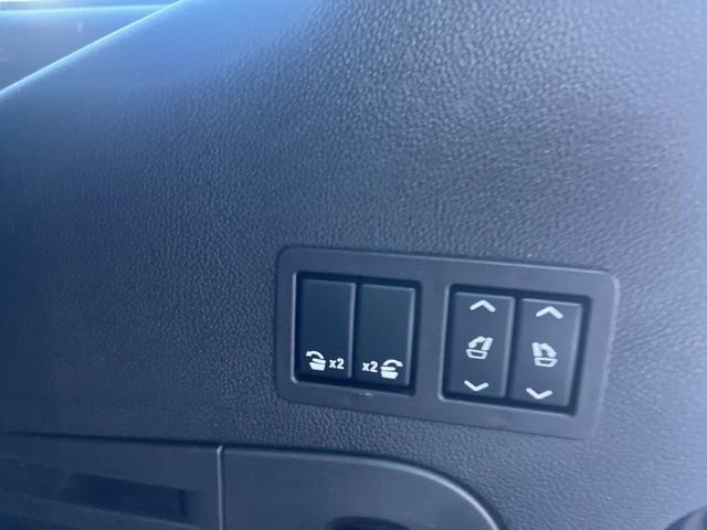 Used 2018 GMC Yukon SLT image 13