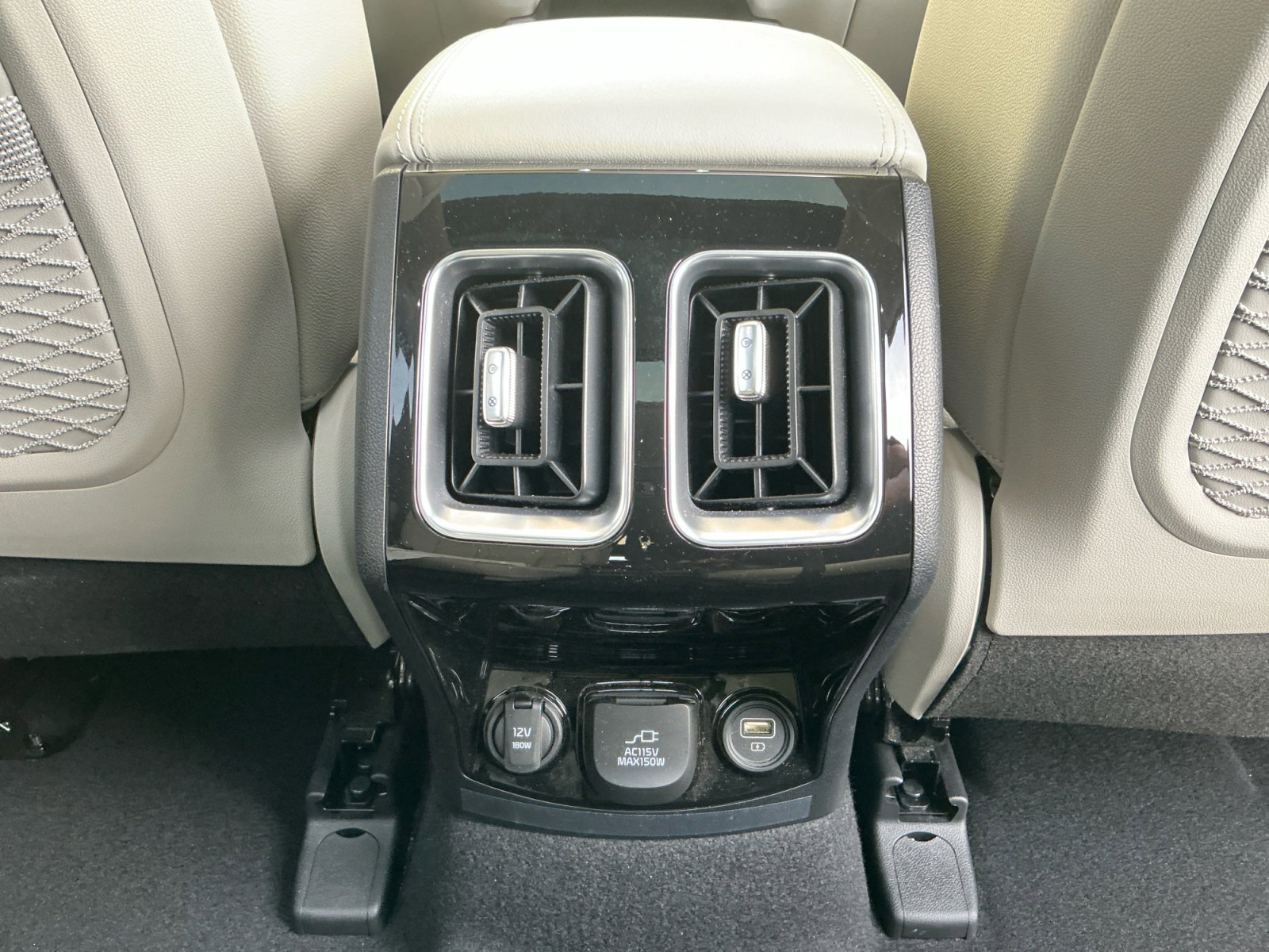 Used 2024 Kia Sorento SX Prestige image 32