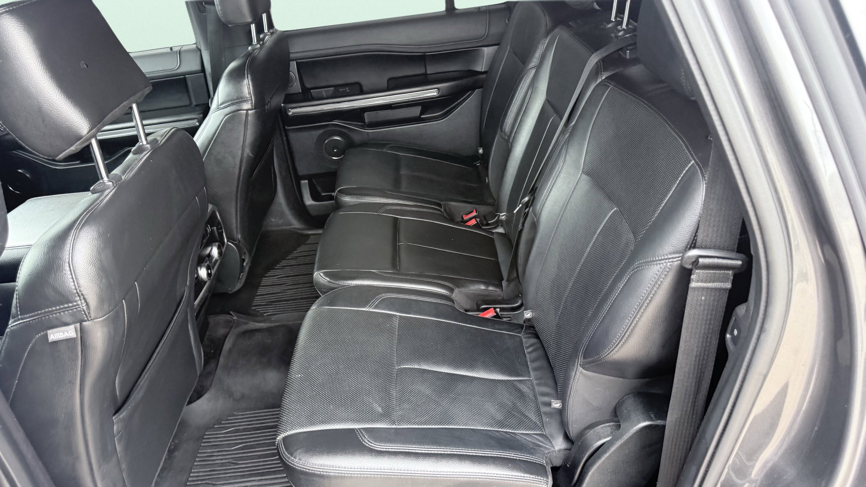 Used 2018 Ford Expedition Max XLT w/ Equipment Group 202A RWD image 34