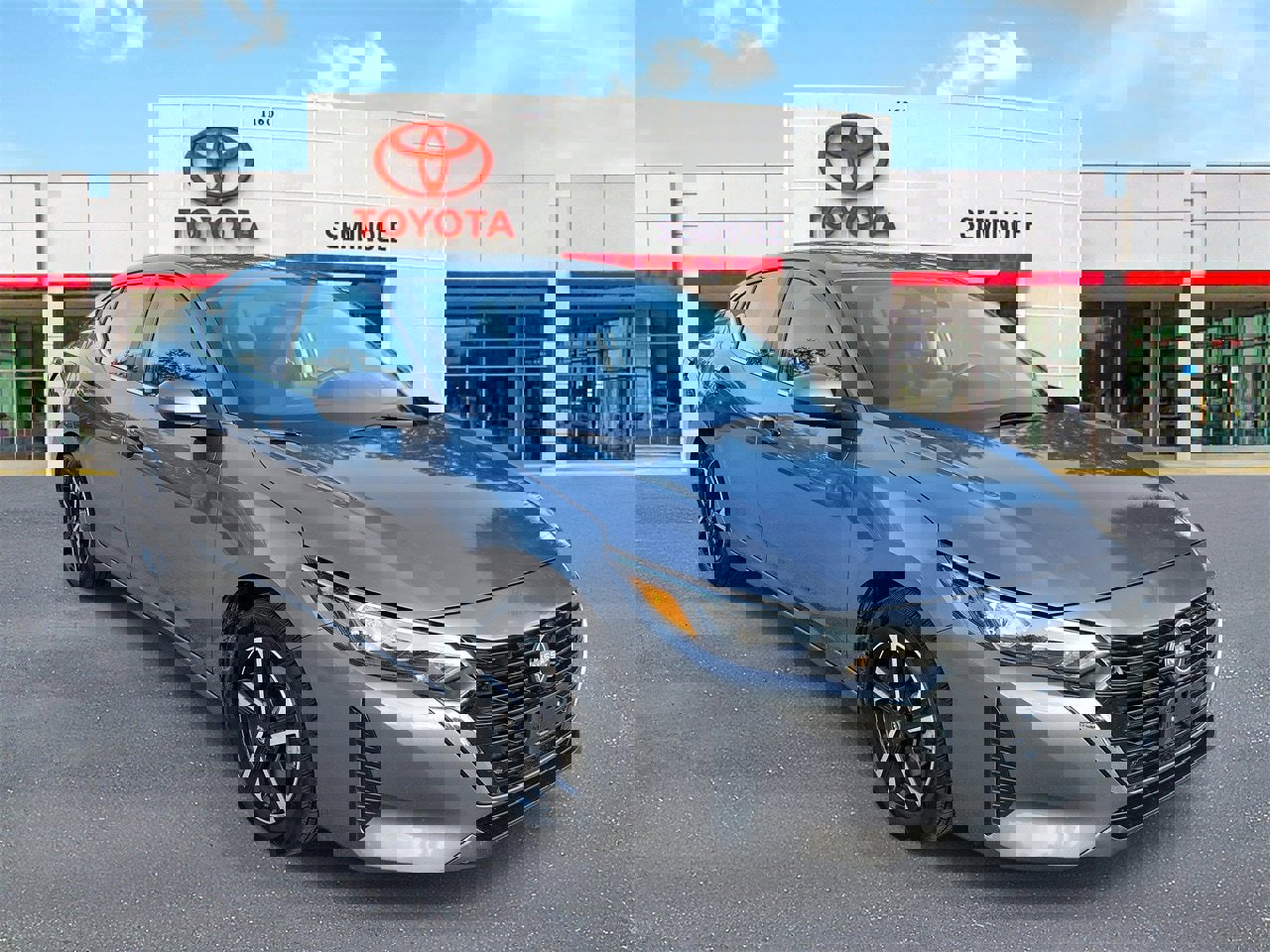 Used 2024 Nissan Sentra SV image 2