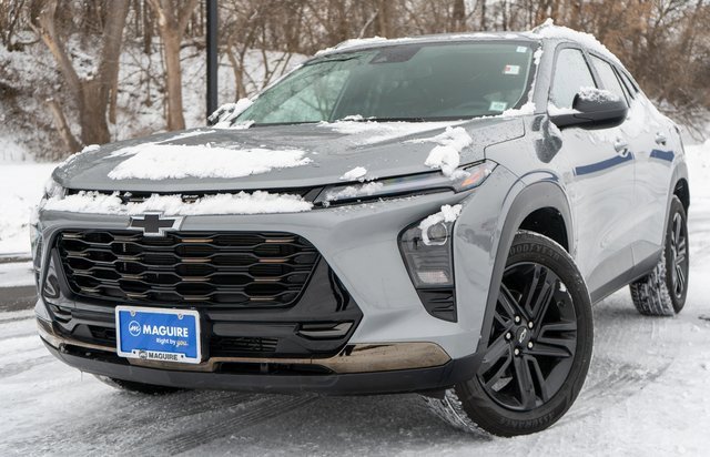 Used 2024 Chevrolet Trax ACTIV w/ Driver Confidence Package image 1