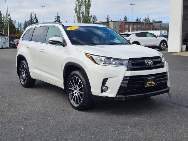 Used 2017 Toyota Highlander SE AWD/4WD image 9