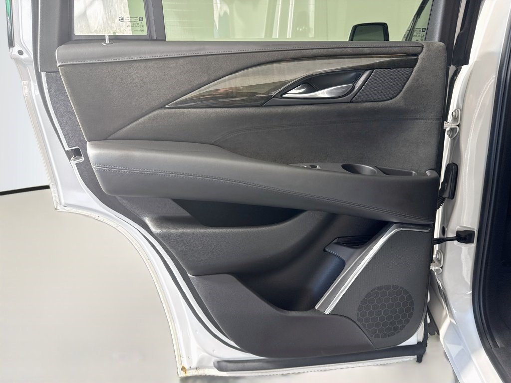 Used 2019 Cadillac Escalade Platinum AWD/4WD image 25