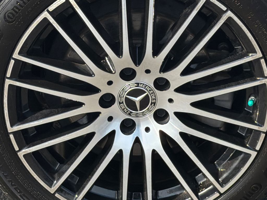 Used 2023 Mercedes-Benz C 300 4MATIC Sedan image 6