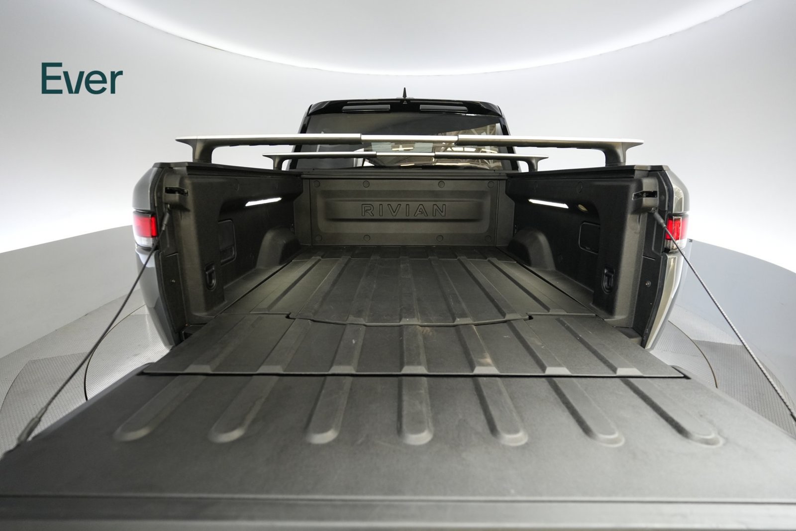 Used 2024 Rivian R1T Adventure Dual AWD/4WD image 8