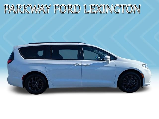 Used 2021 Chrysler Pacifica Touring w/ S Appearance Package image 4