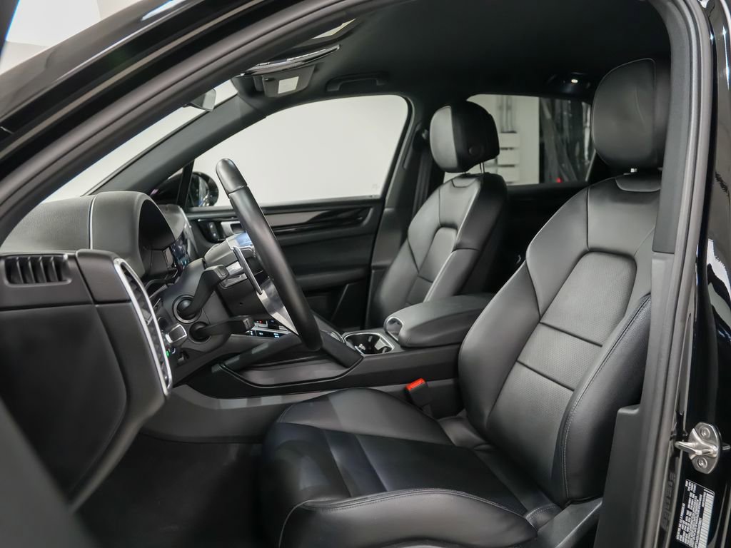 Used 2022 Porsche Cayenne AWD/4WD image 5