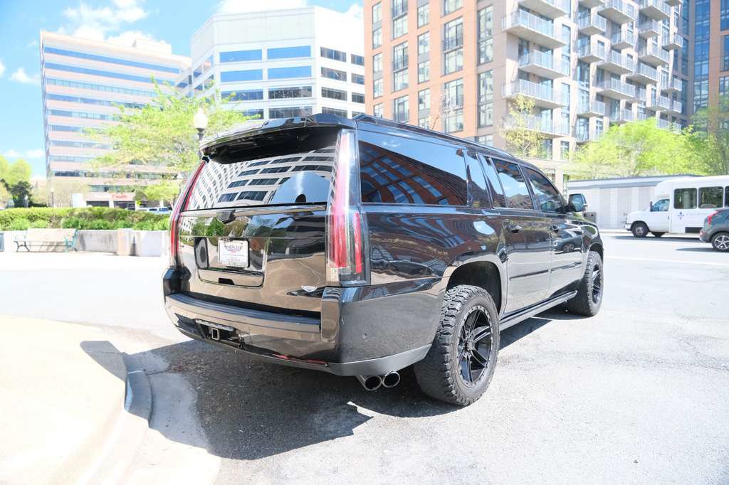 Used 2019 Cadillac Escalade ESV Platinum AWD/4WD image 13