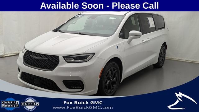 Used 2022 Chrysler Pacifica Limited w/ Uconnect Theater Family Group