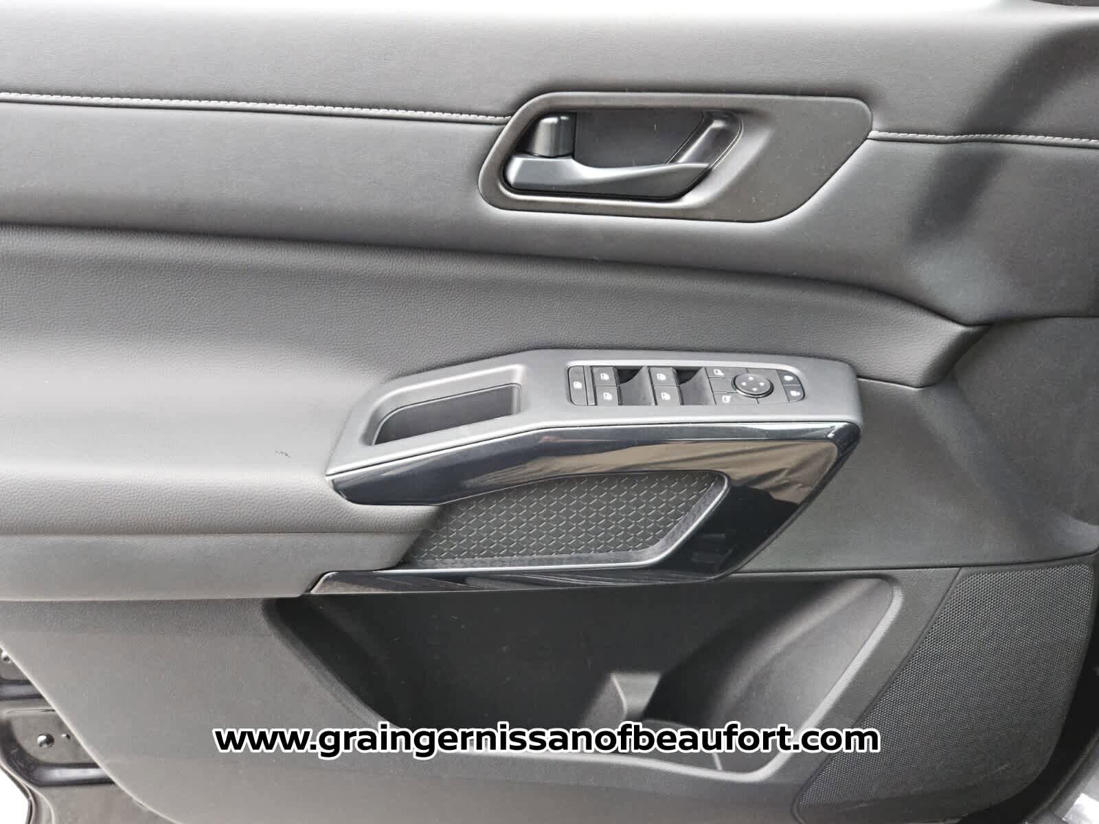 New 2026 Nissan Pathfinder SV FWD image 15