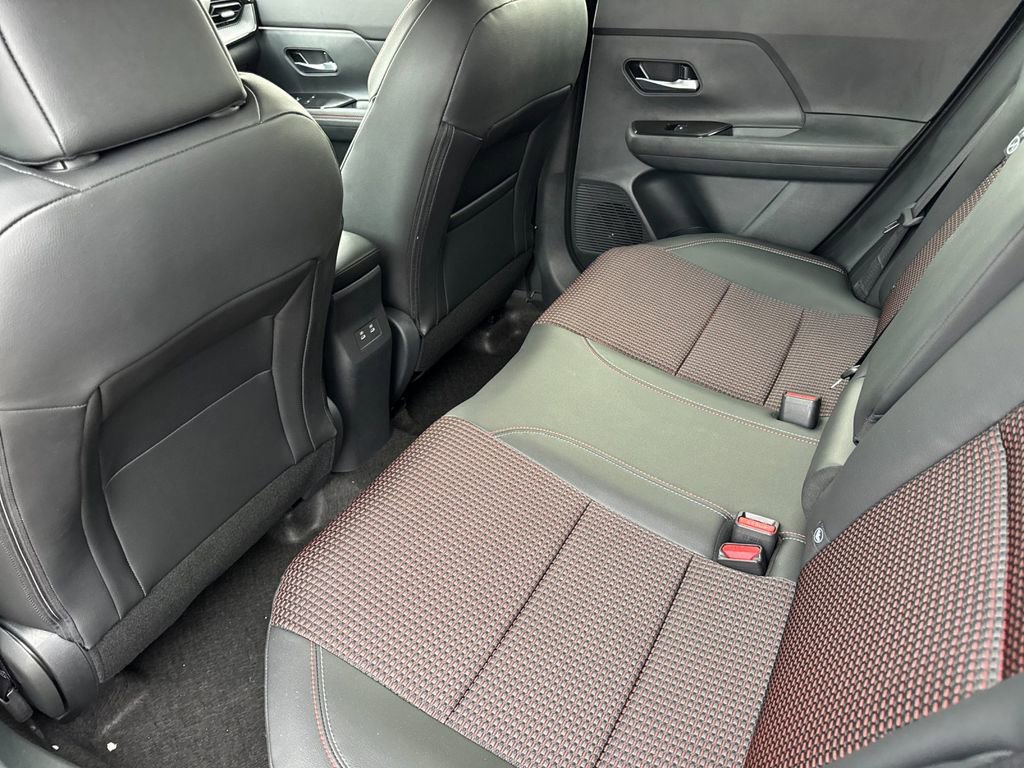 New 2026 Nissan Kicks SR w/ Cold Weather Package image 11