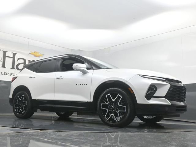 Used 2023 Chevrolet Blazer RS w/ Driver Confidence II Package image 2