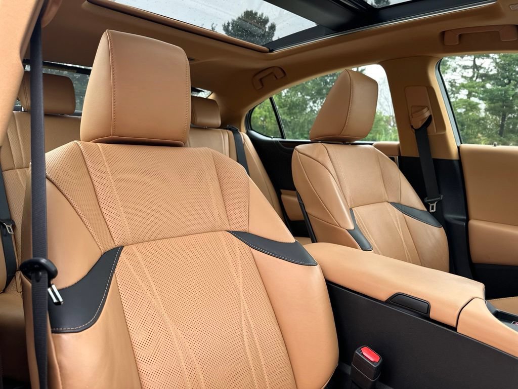 Used 2024 Lexus ES 350 w/ Accessory Package (Z1) FWD image 24