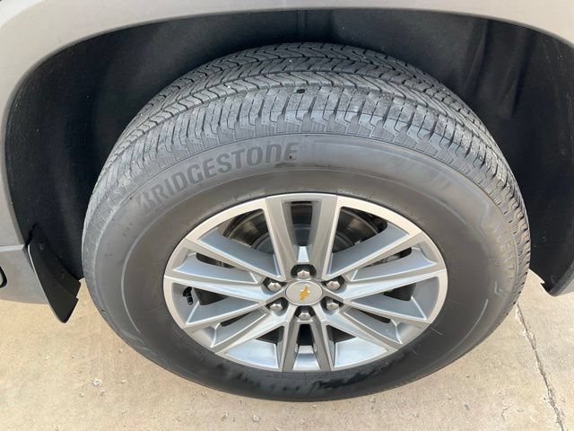 Used 2023 Chevrolet Traverse LT w/ LPO, Floor Liner Package AWD/4WD image 28