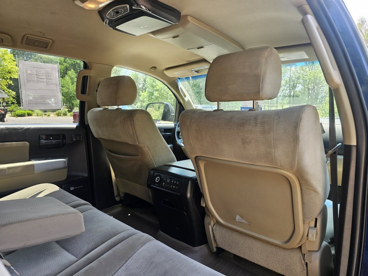 Used 2008 Toyota Sequoia SR5 w/ Towing Pkg AWD/4WD image 42