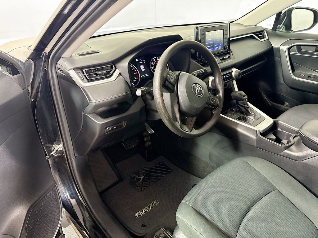 Used 2021 Toyota RAV4 LE w/ Carpet Mat Package (TMS) FWD image 9