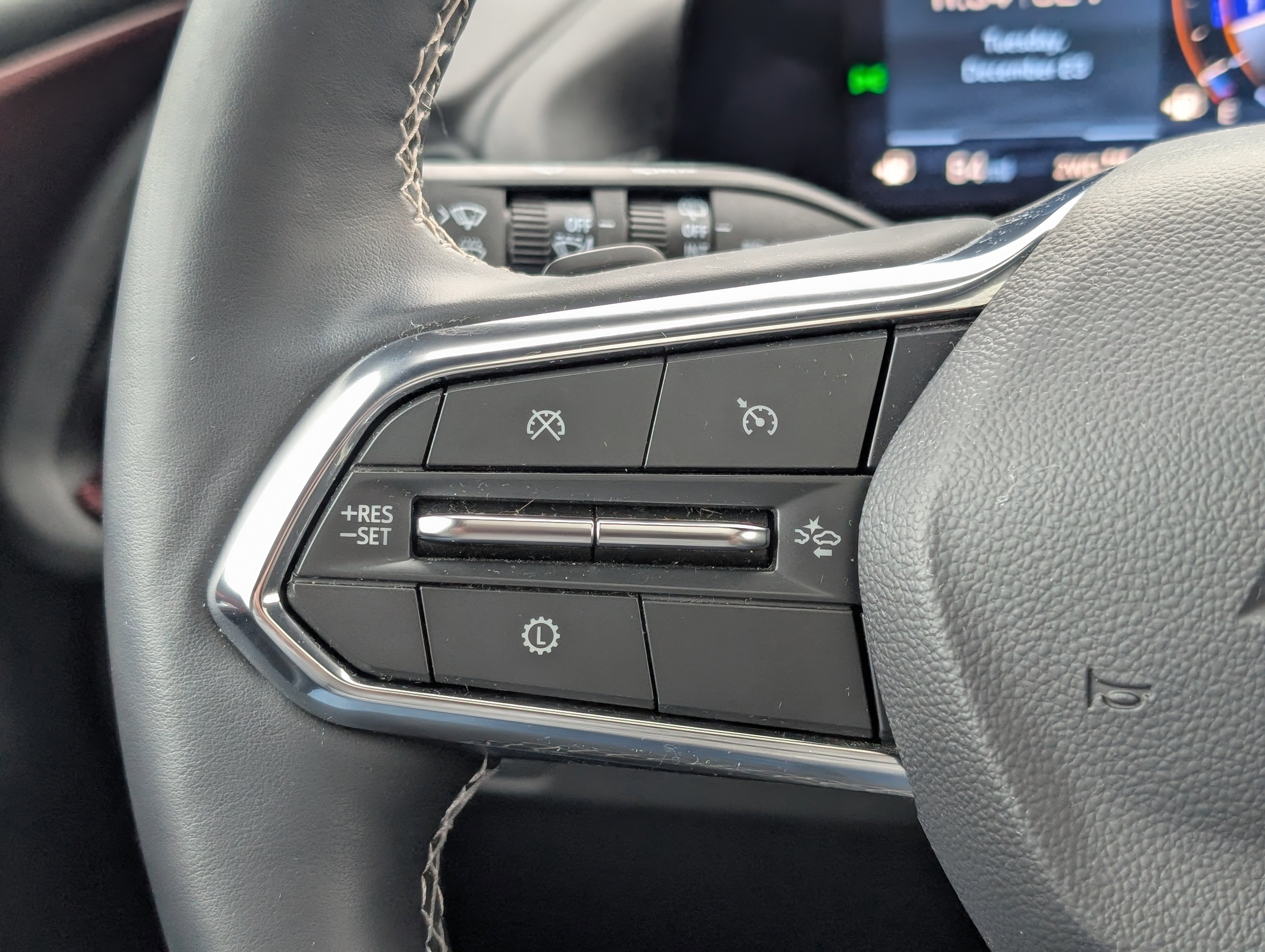 Used 2025 Chevrolet Traverse Z71 image 19