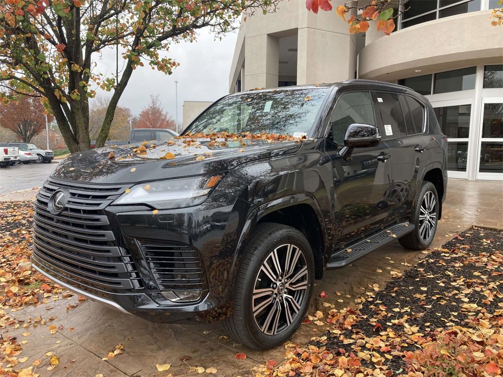 New 2025 Lexus LX 700h Luxury image 5