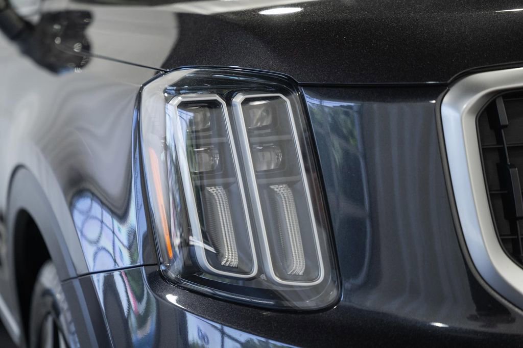 Used 2025 Kia Telluride EX w/ EX Captain's Chair Package AWD/4WD image 13