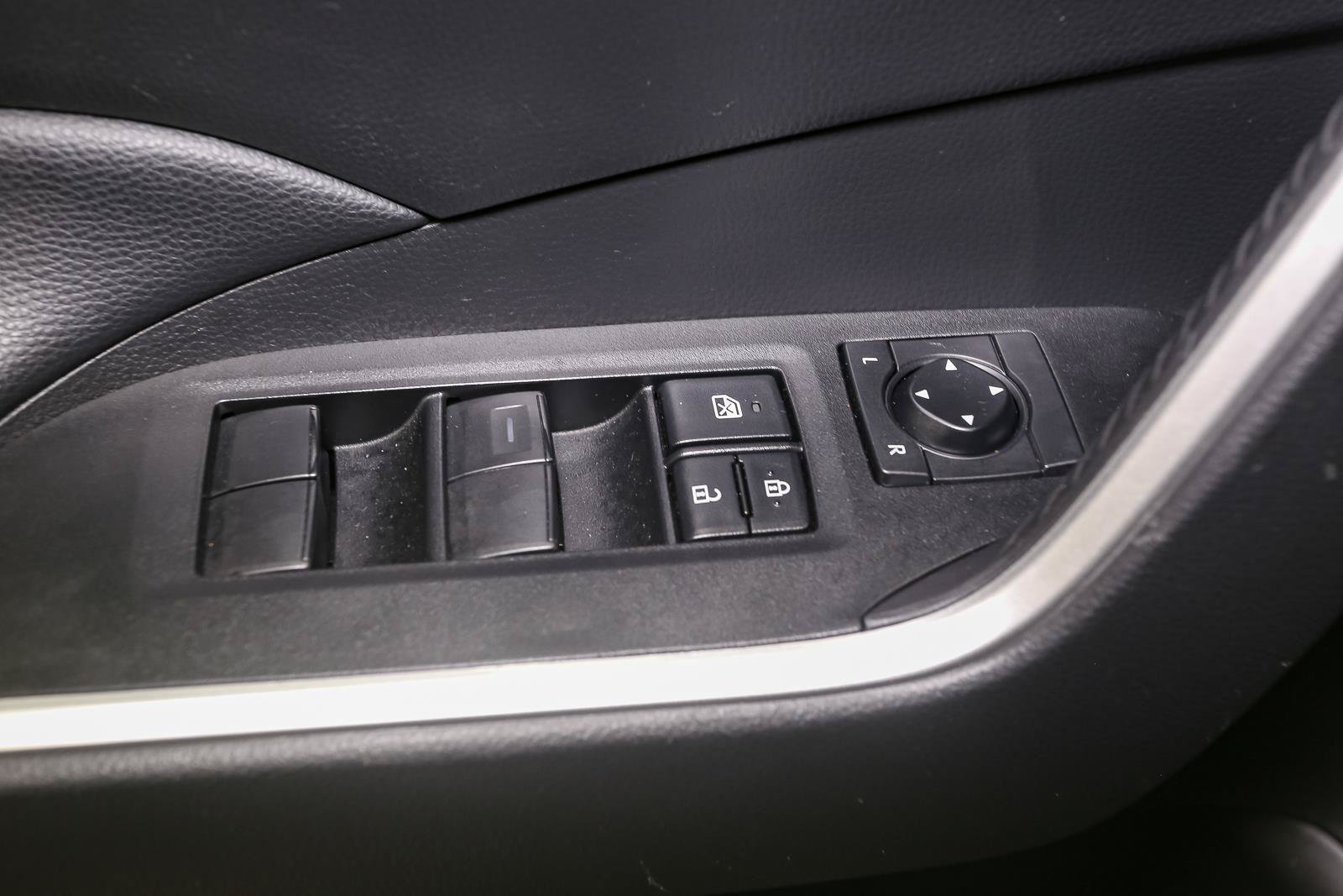 Used 2024 Toyota RAV4 LE AWD/4WD image 39
