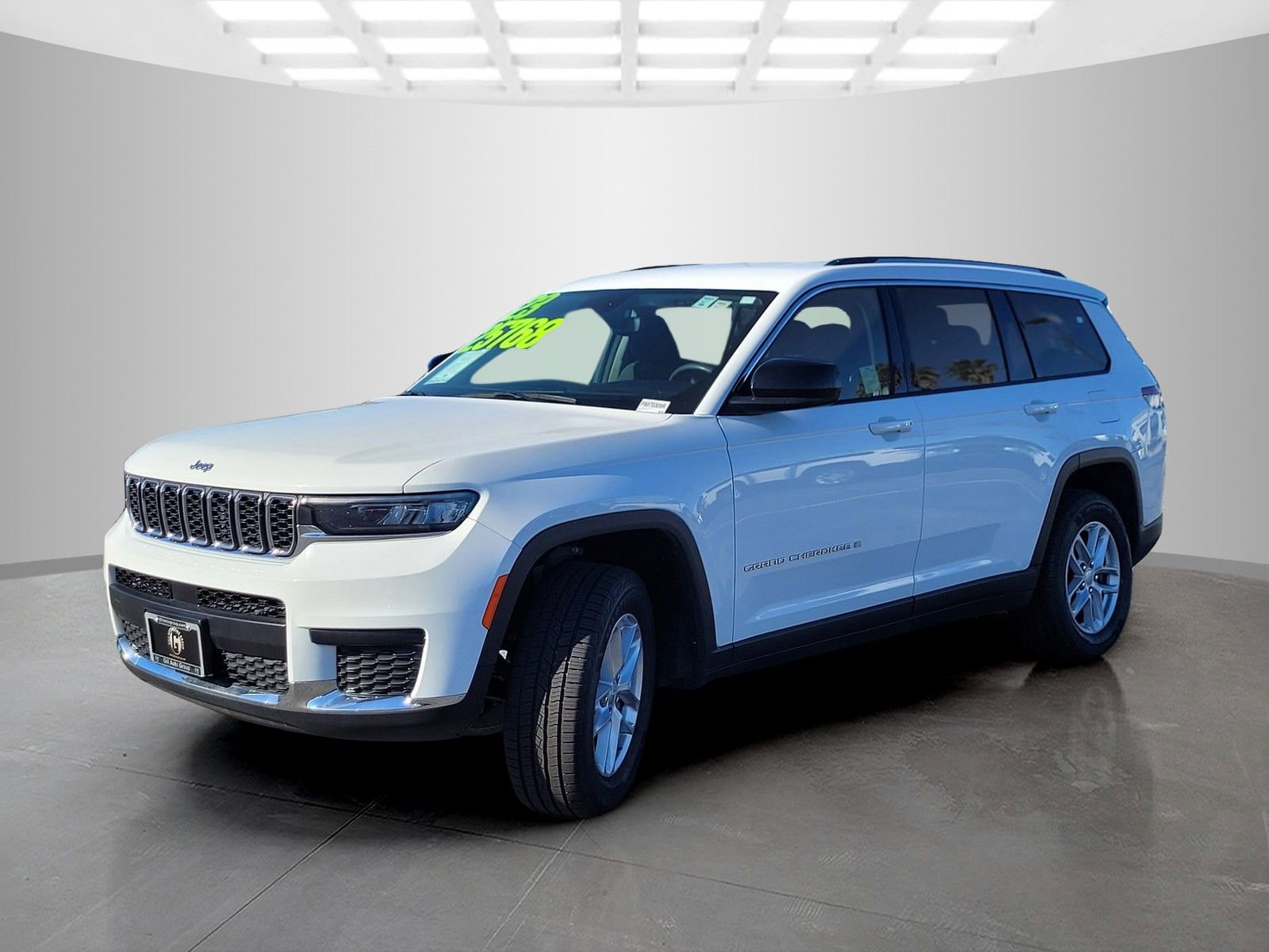 Used 2023 Jeep Grand Cherokee L Laredo image 8