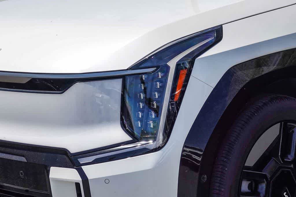 Certified 2024 Kia EV9 GT-Line AWD/4WD image 8