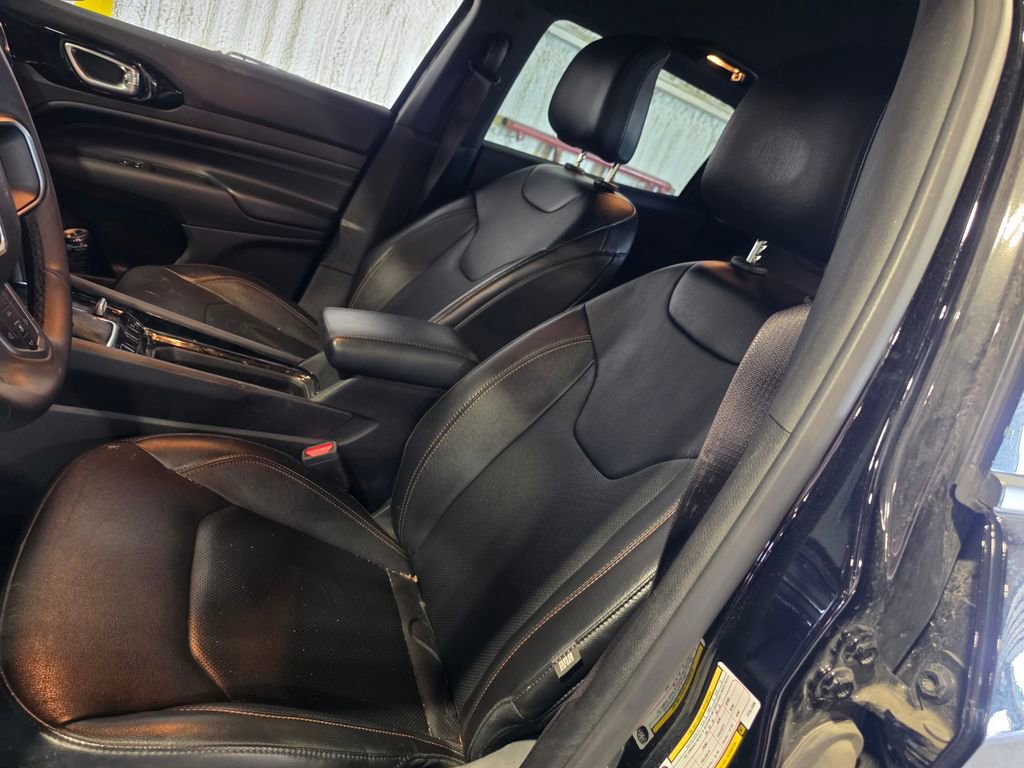 Used 2023 Jeep Compass Limited image 6