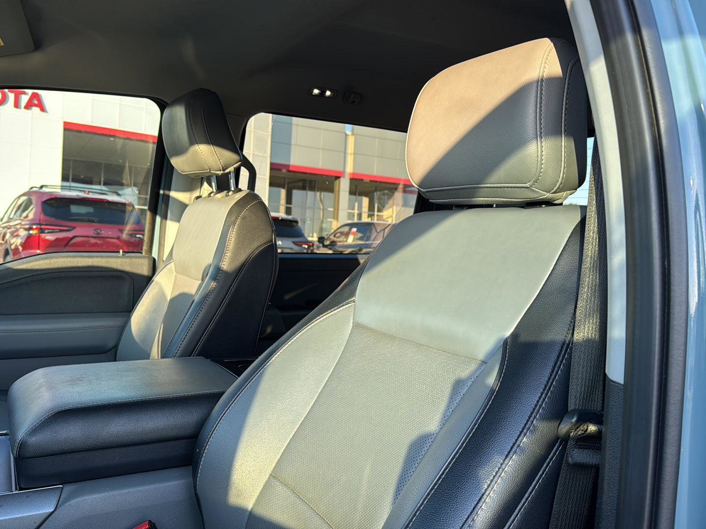 Used 2023 Ford F150 Lariat image 28