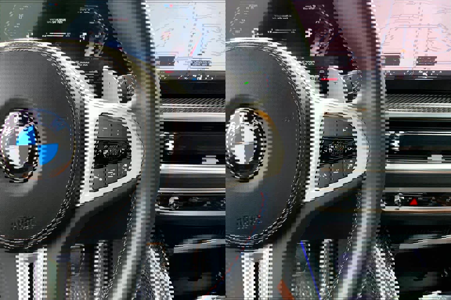 Certified 2025 BMW X7 M60i image 24