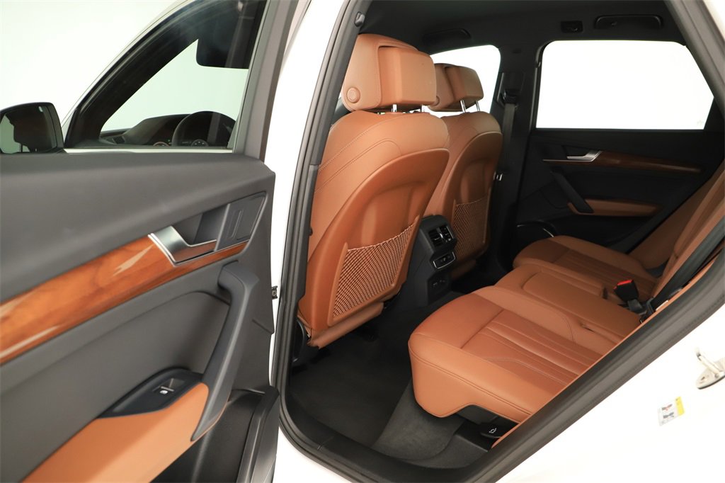 Used 2024 Audi Q5 e Premium w/ Convenience Package image 26