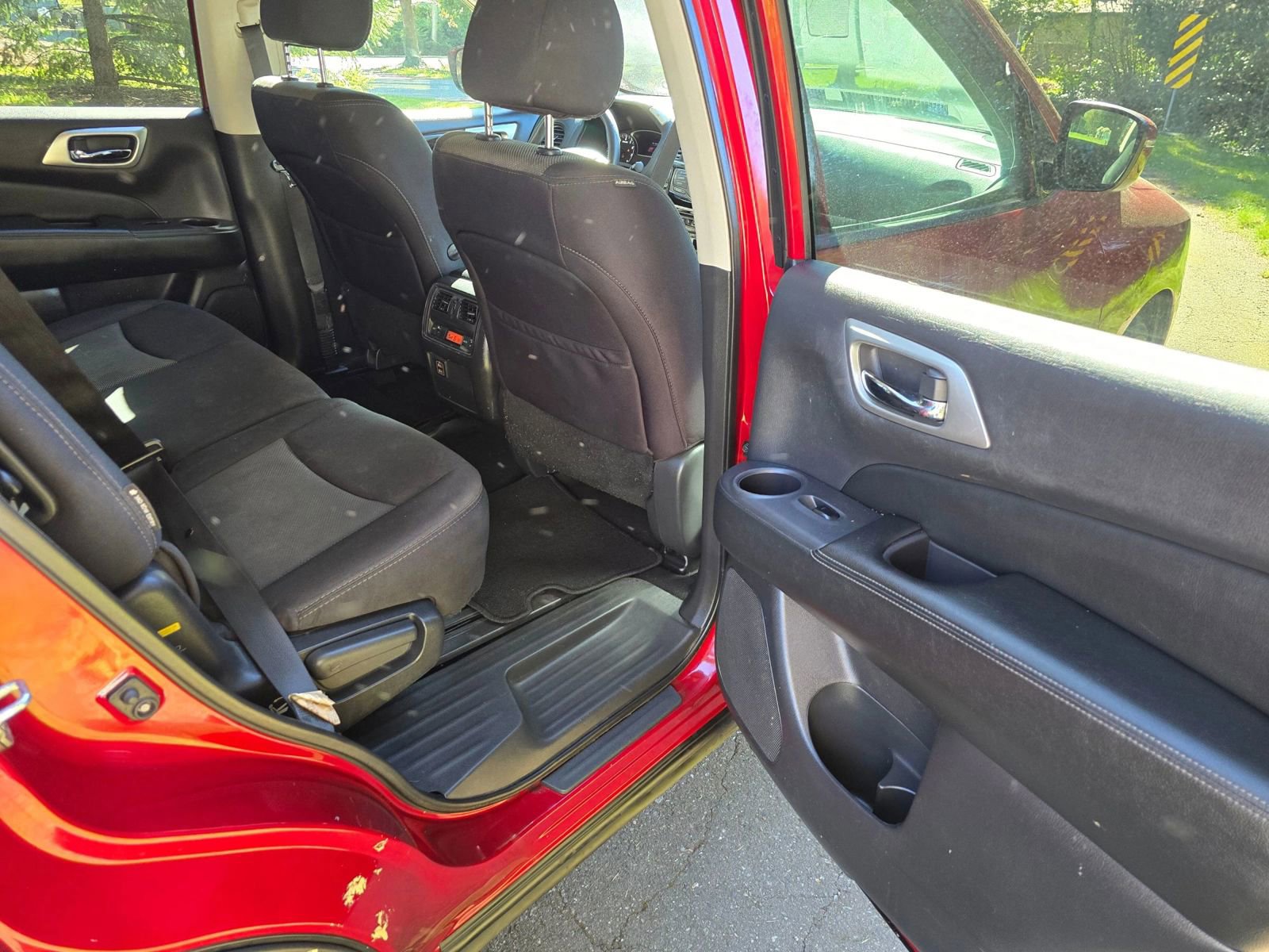 Used 2018 Nissan Pathfinder S AWD/4WD image 13