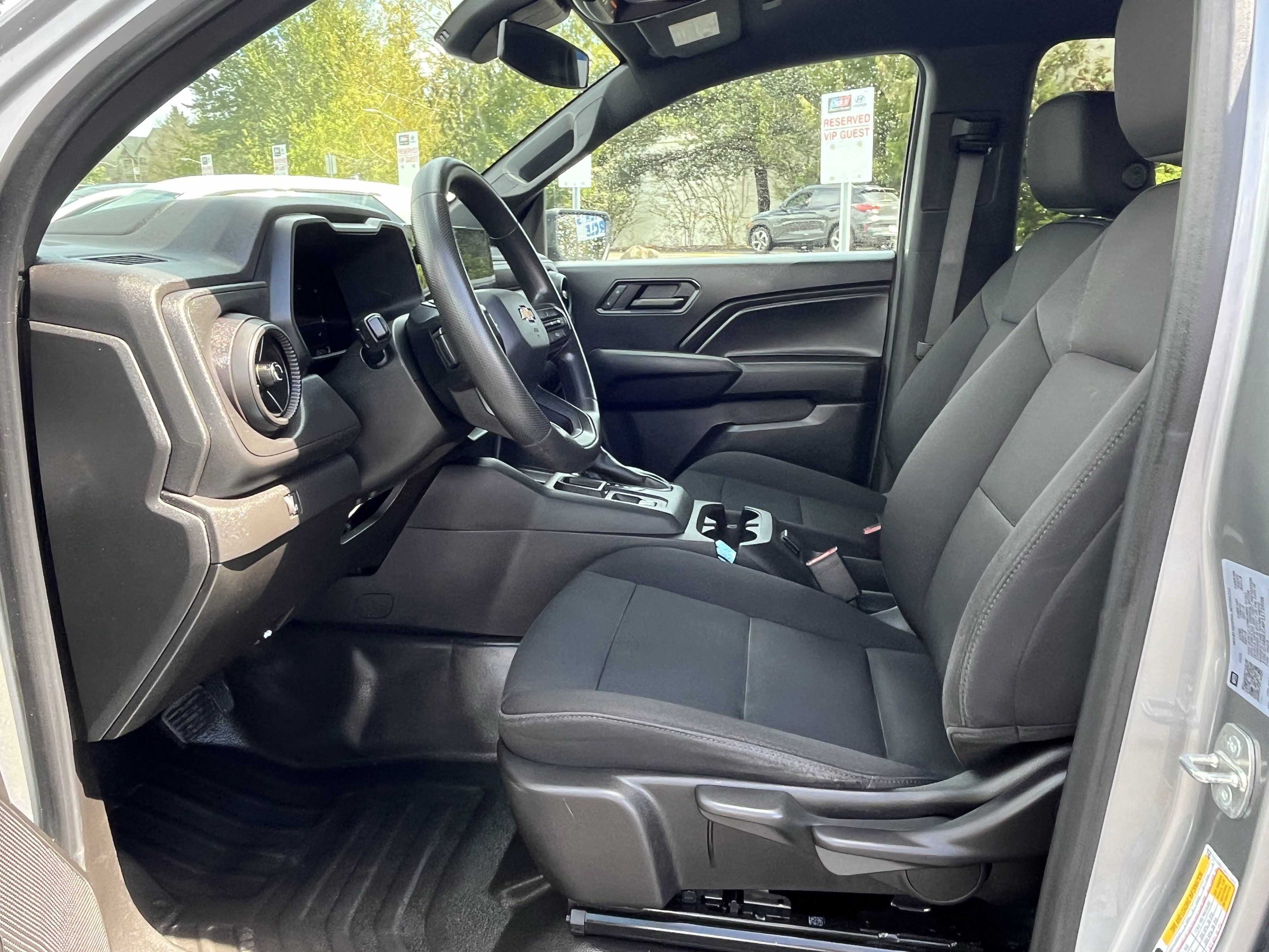 Used 2023 Chevrolet Colorado W/T image 7