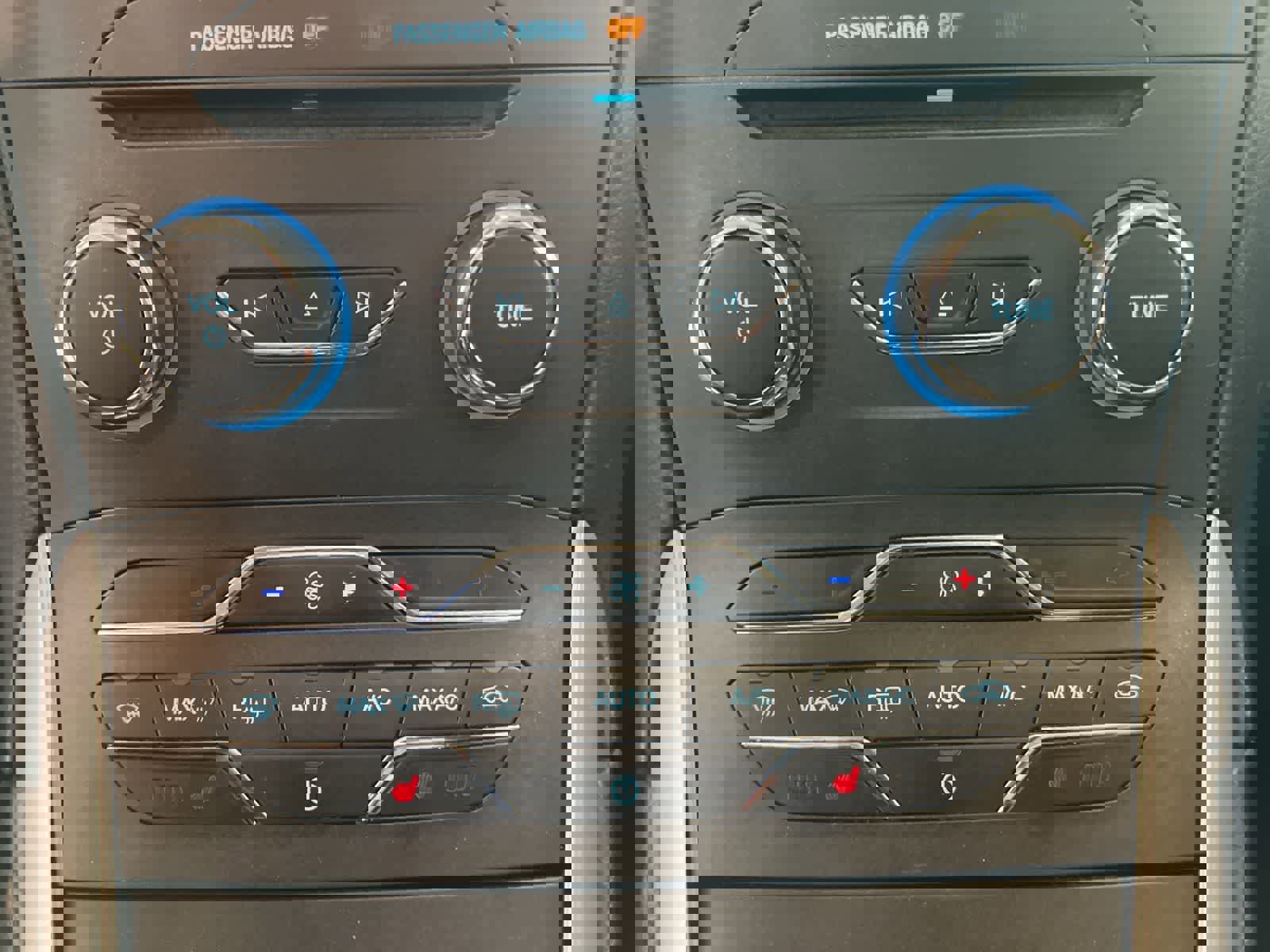 Used 2018 Ford Edge SEL w/ Equipment Group 201A AWD/4WD image 21